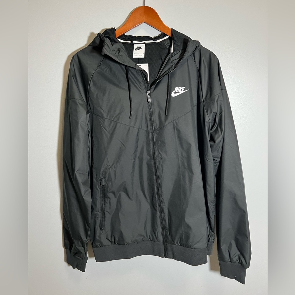 Lightweight Nike black jacket
